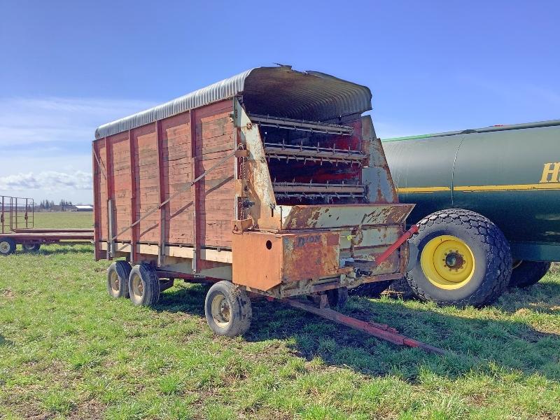 Dion Left Hand Unload 4 Beater Forage Wagon