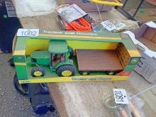Model John Deere Tractor & Wagon