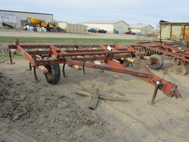 1785. 486-1253, IH 654 15 FT. CHISEL PLOW, TAX / SIGN ST3