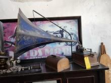 Edison Phonograph Model B - Morning Glory Horn