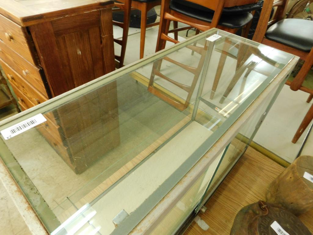 Glass and Aluminum Table Top Display Cabinet with 1 Shelf