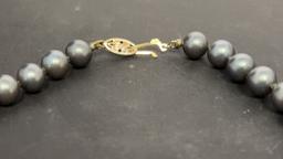 14K GOLD AND TAHITIAN PEARL NECKLACE.