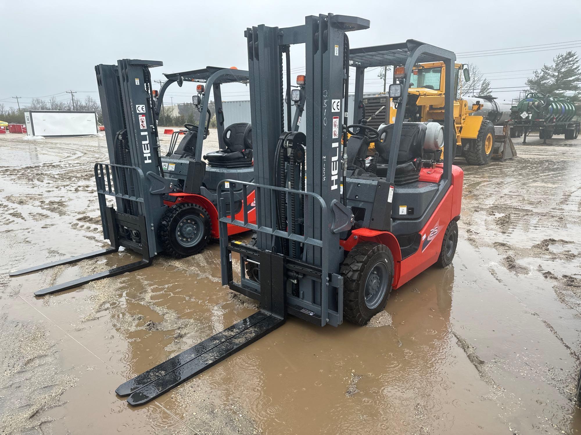 NEW HELI CPYD25 FORKLIFT SN:A1335 powered by LP engine, equipped with OROPS, 5,000lb lift capacity,