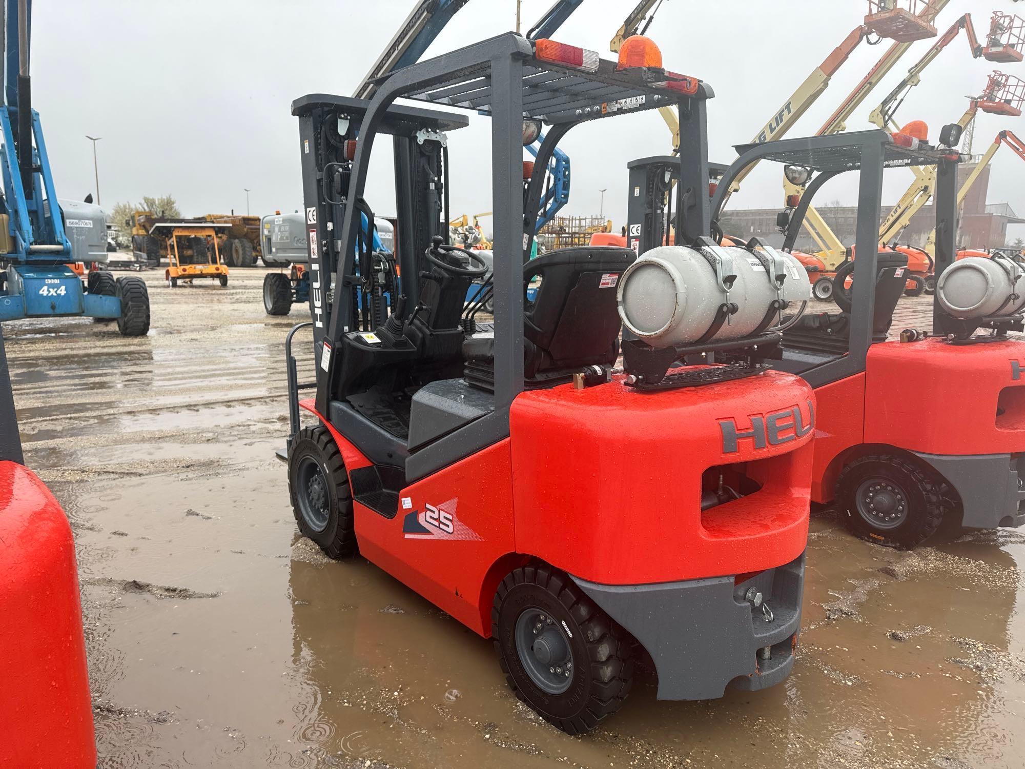 NEW HELI CPYD25 FORKLIFT SN:A1335 powered by LP engine, equipped with OROPS, 5,000lb lift capacity,