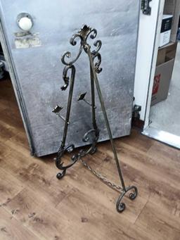 METAL EASEL FOR PICTURE 39" FLOOR TYPE. PICK UP ONLY