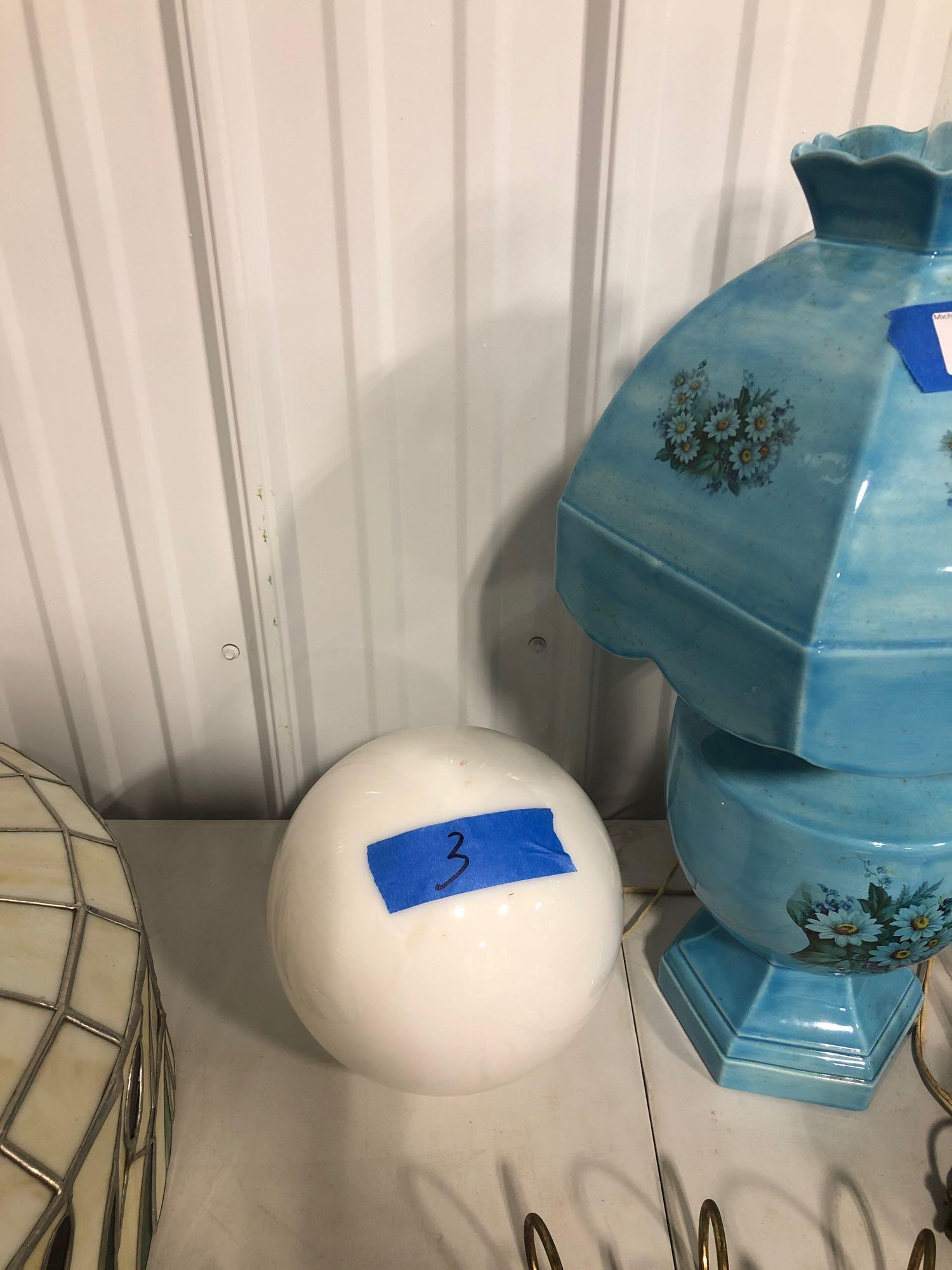 Decorative Table Lamp & two Globes