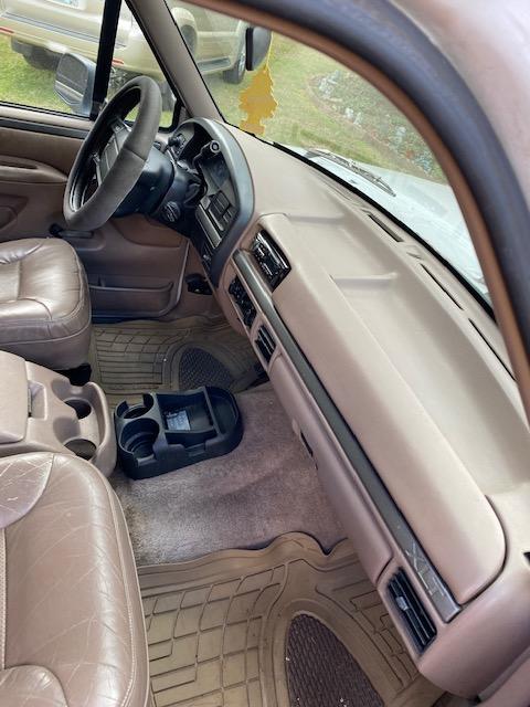 1994 Ford Bronco XLT, 5.8L, V8, 2WD, VIN: 1FMEU15H2RLA25701, Mileage - 141,750