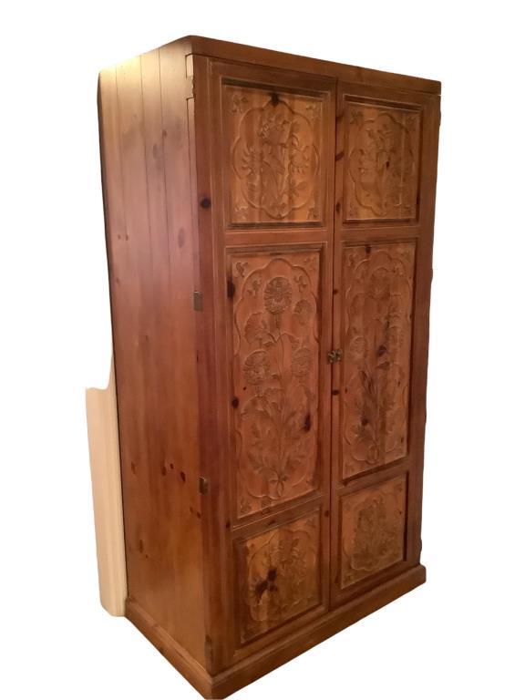 2-Door Carved Front Entertainment Center - 40