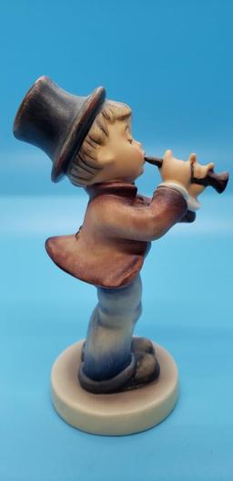 Hummel "Serenade" Figurine, Hum 85/0