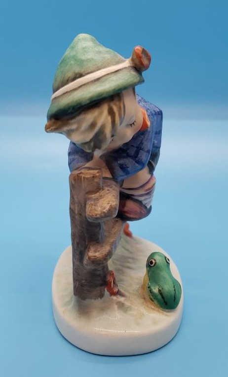 Hummel "Retreat to Safety" Figurine, Hum 2012/0