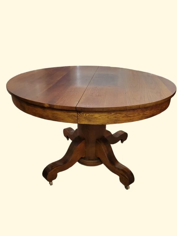 Round Oak Pedestal Table & 4 Chairs