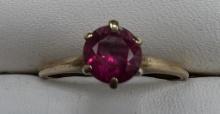 10K Yellow Gold Ring With Red Stone, Size 8.5, 2 g
