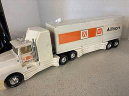 GM tractor trailer toy
