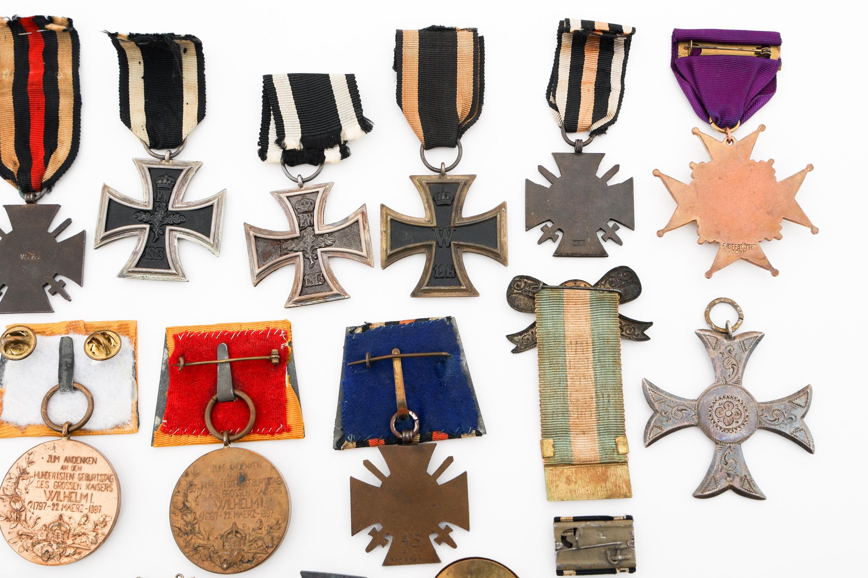 WWI GERMAN IRON CROSS, MEDALS, & BADGES