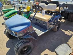 EZGo Gas golf cart, 4 seater, runs