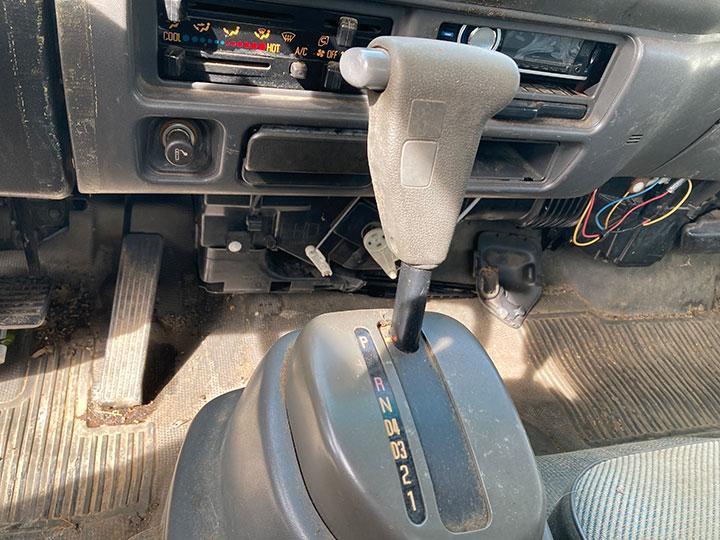 2001 Isuzu NPR cab over with 5.7 V8 EFI gas engine
