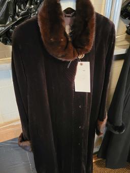 Lingenfelter-Brill Fur Coat Oyster Sheared Muskrat With Mink Collar