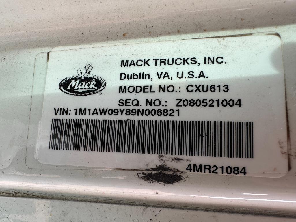 (TITLE) 2009 Mack CXU613 day cab truck tractor, tandem axle, Mack MP8 @ 338hp diesel engine, 10-spd