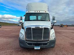 (TITLE DELAY) 2017 Freightliner Cascadia day cab truck tractor, tandem axle, Detroit DD13 @525hp