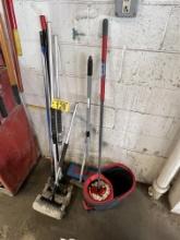 LONG HANDLED TOOL LOT: SPIN MOP BUCKET W/ MOP, BROOMS, BRUSHES, CAR CLEANING TOOLS