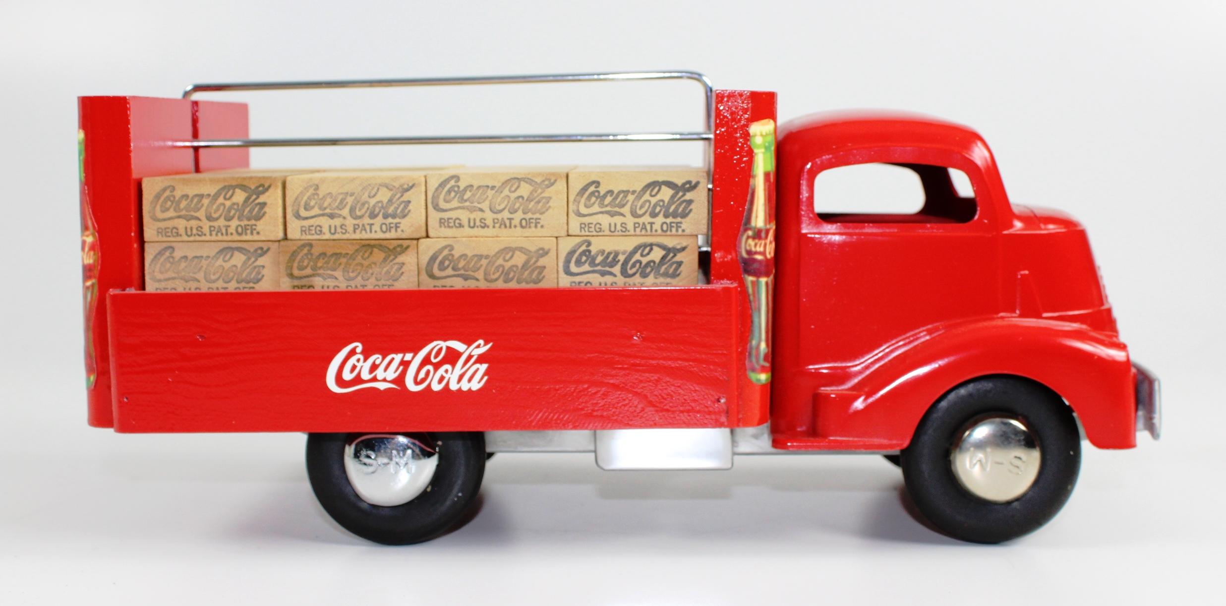 SMITH MILLER COCA COLA TRUCK WITH WOOD COKE CRATES