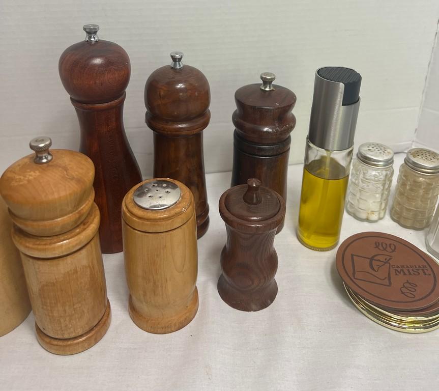Tray lot Salt & Pepper Mills And Shakers