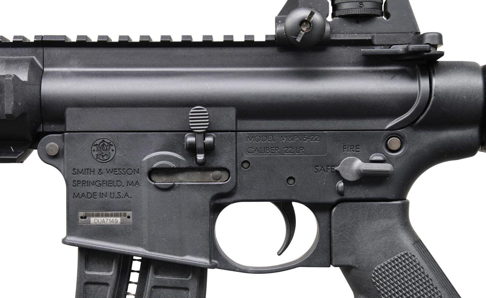 SMITH & WESSON M&P15-22 SEMI-AUTOMATIC RIFLE WITH