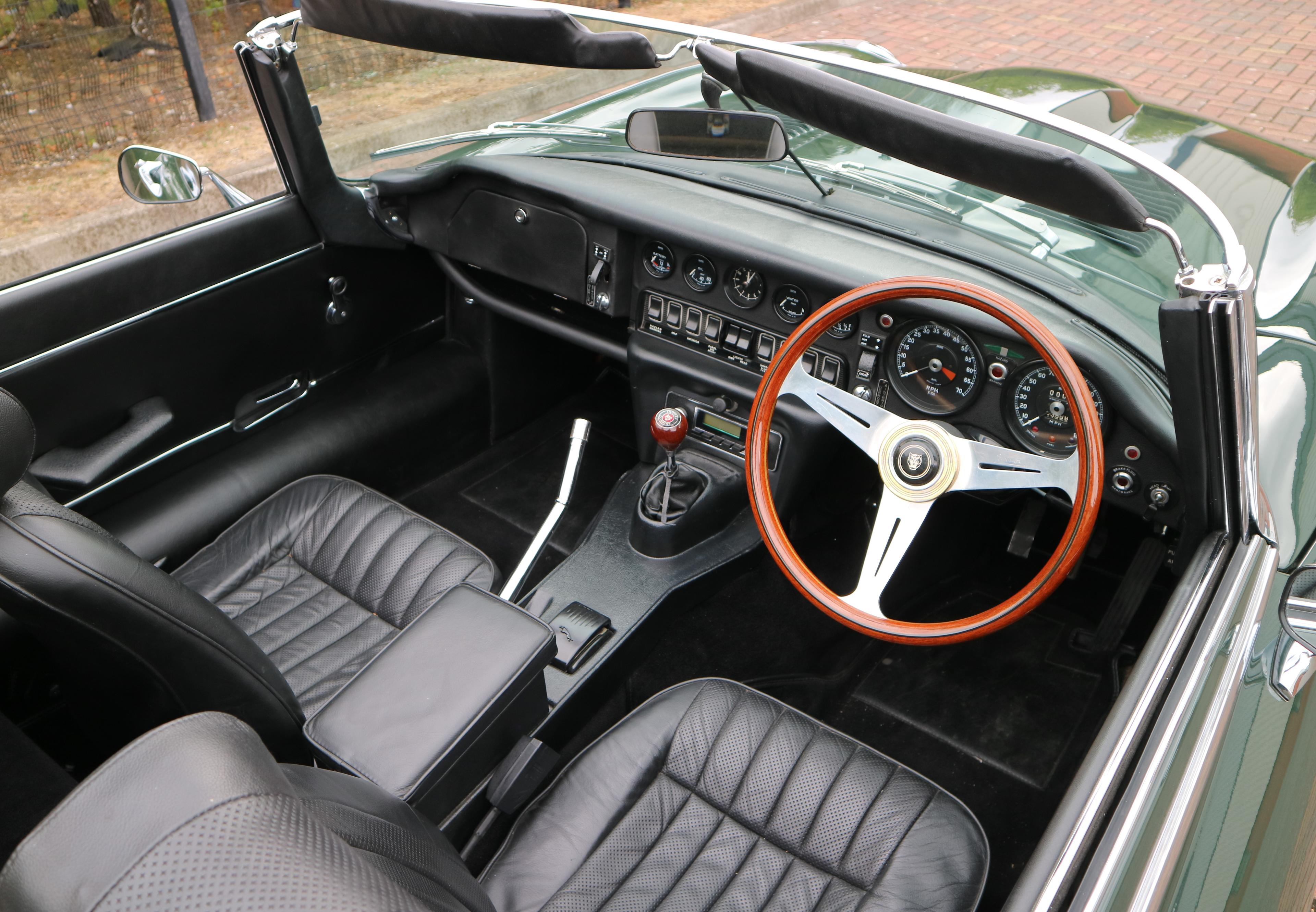 1973 Jaguar E-Type Series lll V12 Roadster (manual)