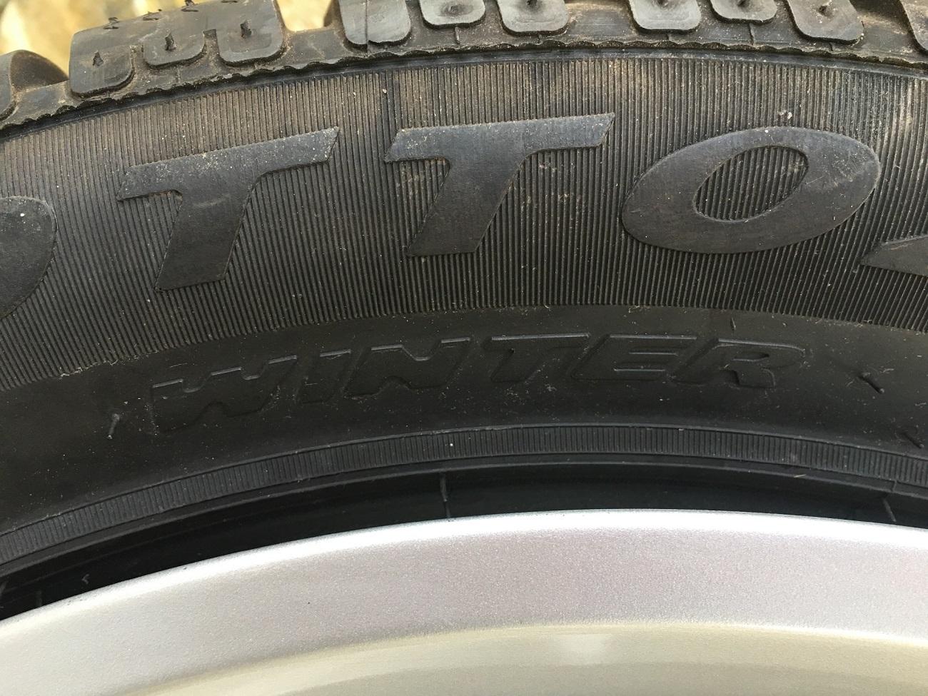 Four x Ferrari California (F149) rims & winter tyres