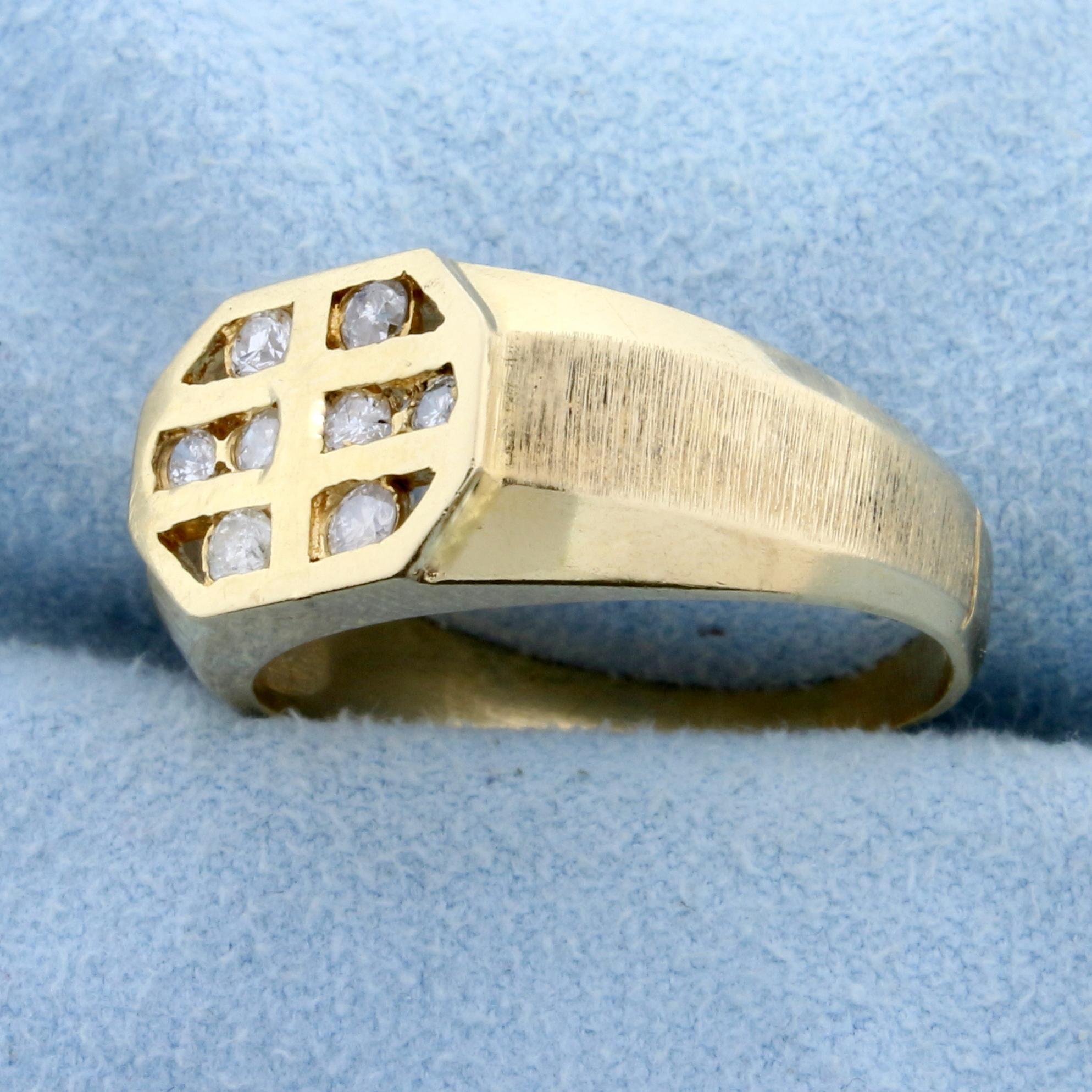 Contemporary 1/4 Ct Tw Diamond Ring In 14k Yellow Gold