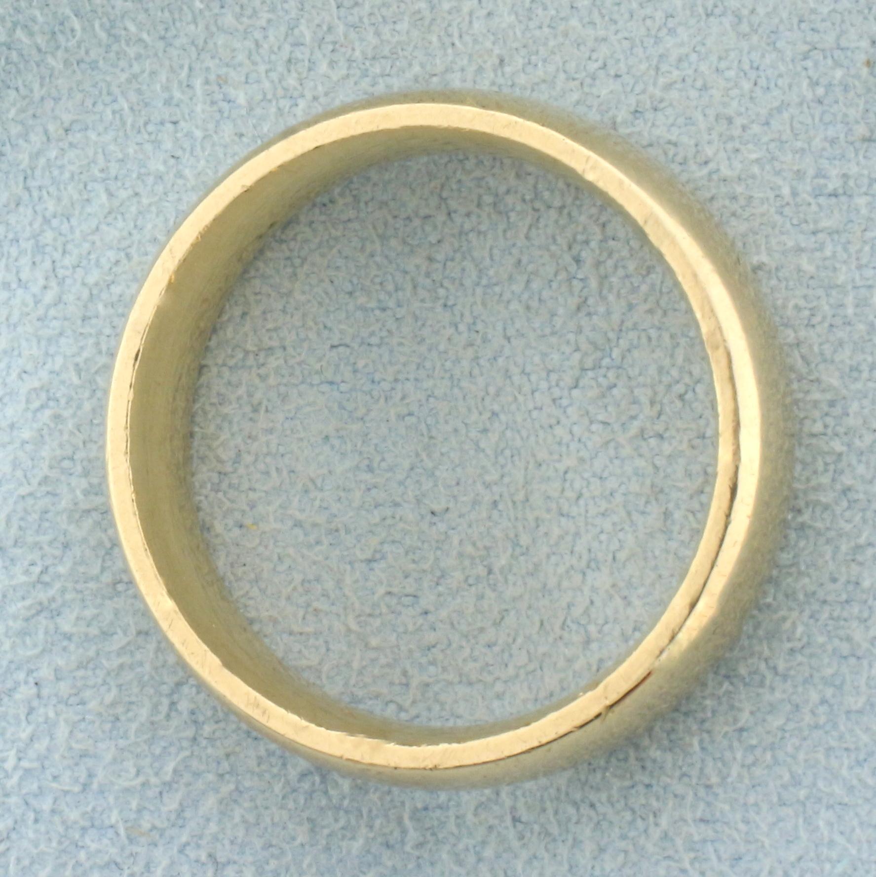 Men's Wedding Band Ring In 14k Yellow Gold