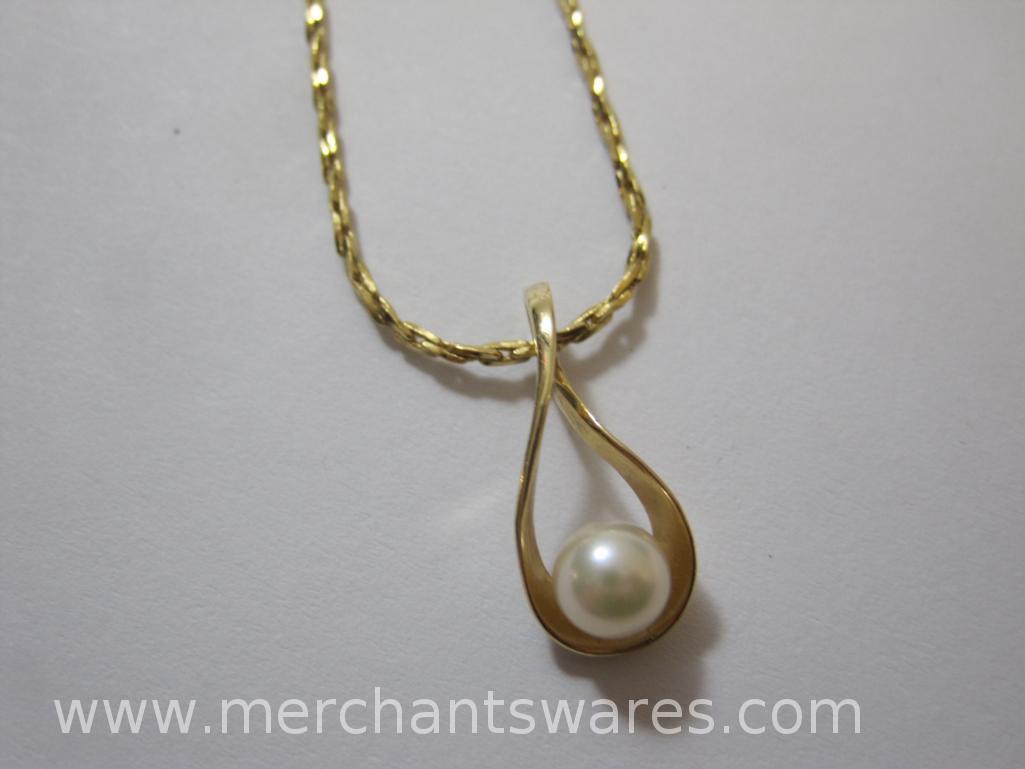 24 KT Gold Filled 23 Inch Necklace with 14 KT Gold Captured Pearl Pendant