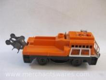 Lionel Lines Postwar O Gauge Track Cleaning Car 3927, see pictures for condition AS IS, 1 lb 11 oz