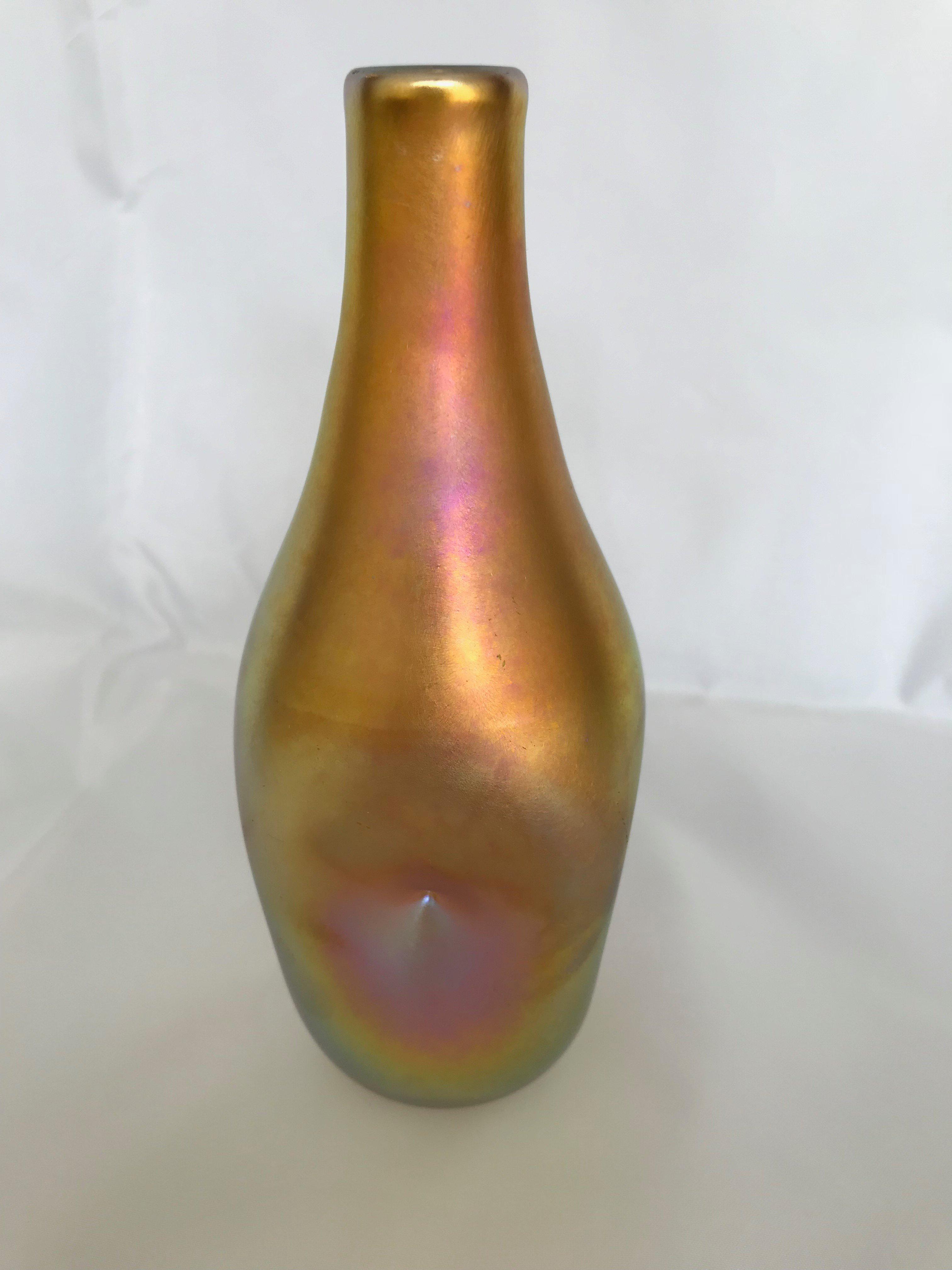 Quezal iridescent “Pinch” vase