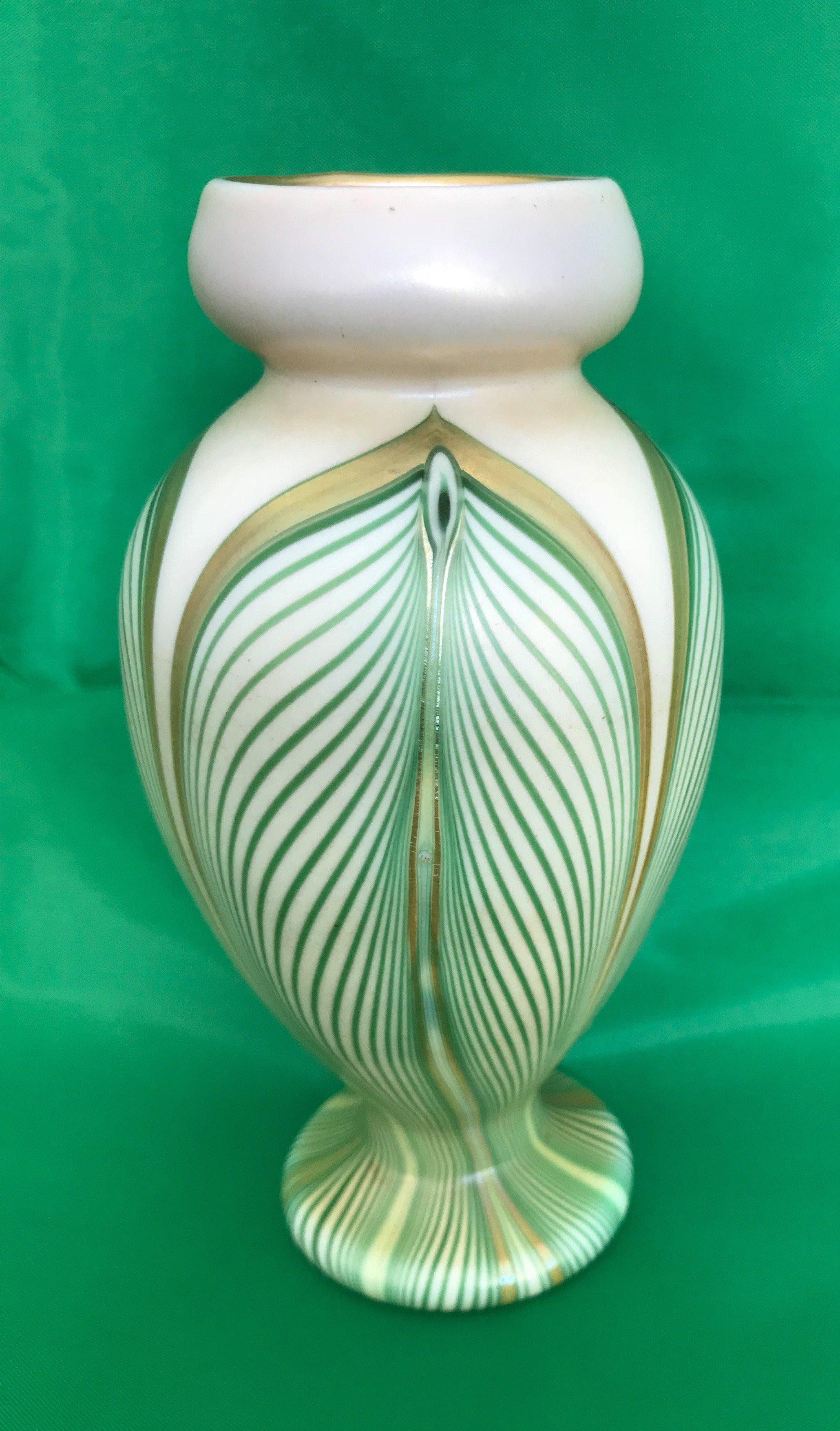 Kew-Blas “Pulled Feather Glass” Cabinet Vase