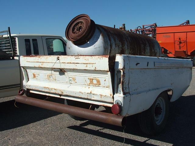 PICKUP BED TRAILER WITH PROPANE TANK