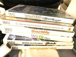 Complete Wii Console, 6 Games, Extra controllers etc