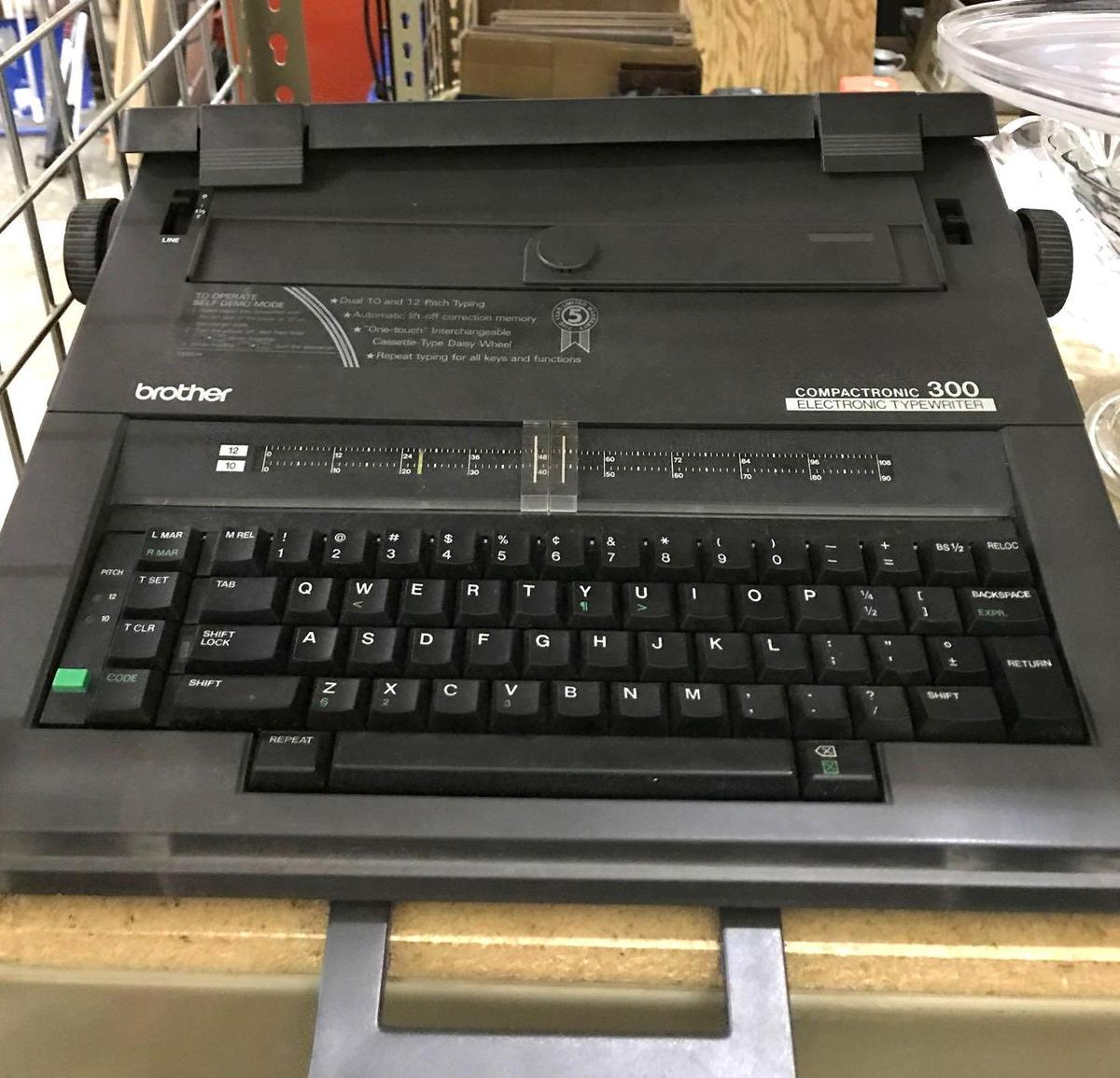 Brother Compactronic 300 Type Writer