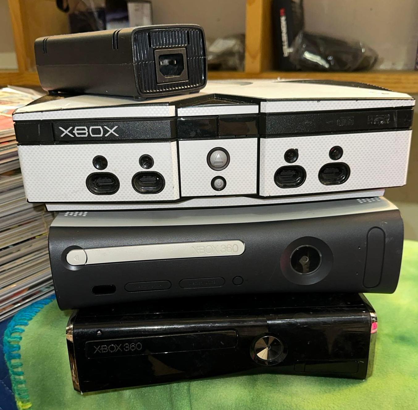 2 XBOX 360 and Xbox Video Game Console