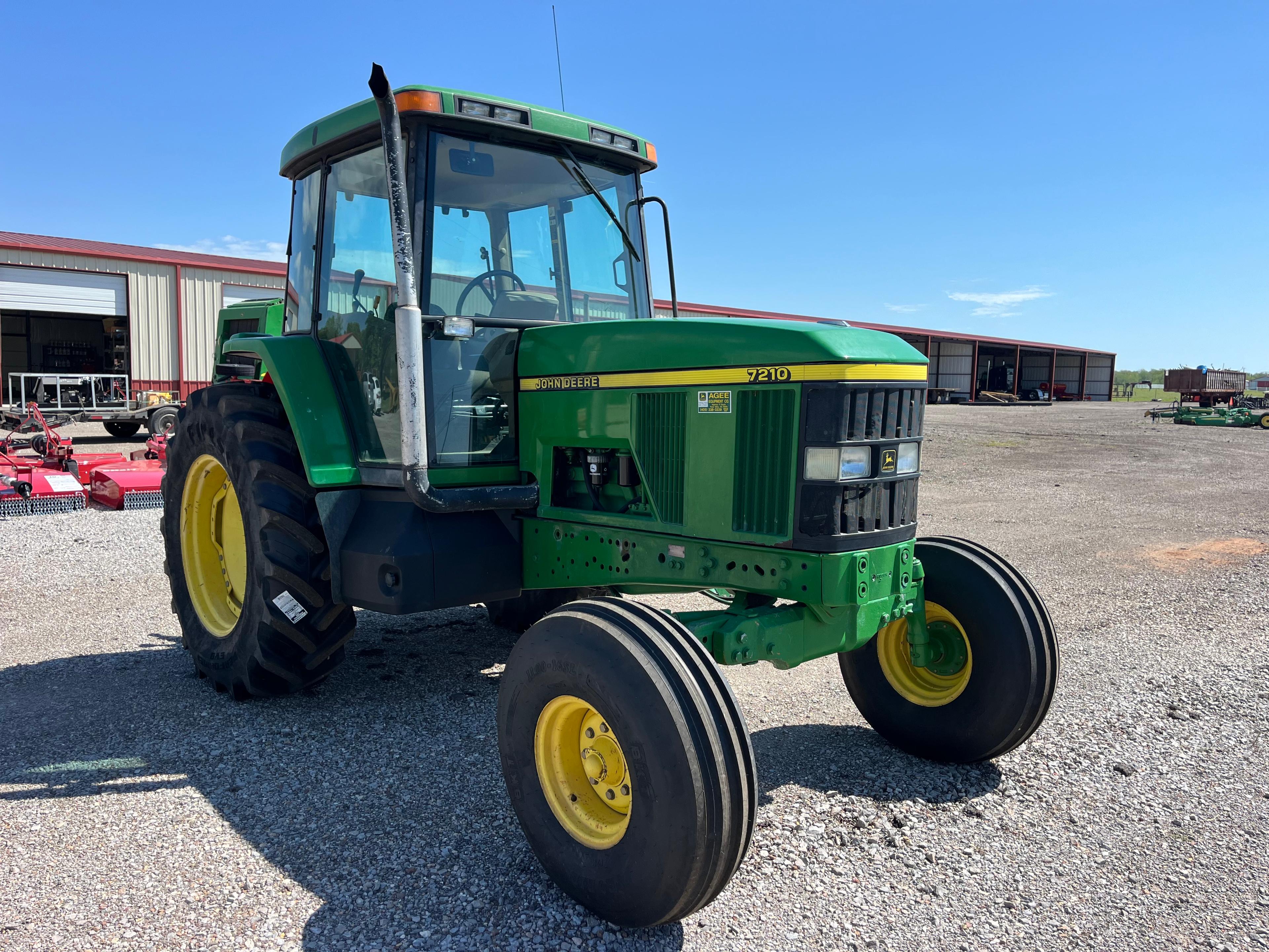 JD 7210 TRACTOR