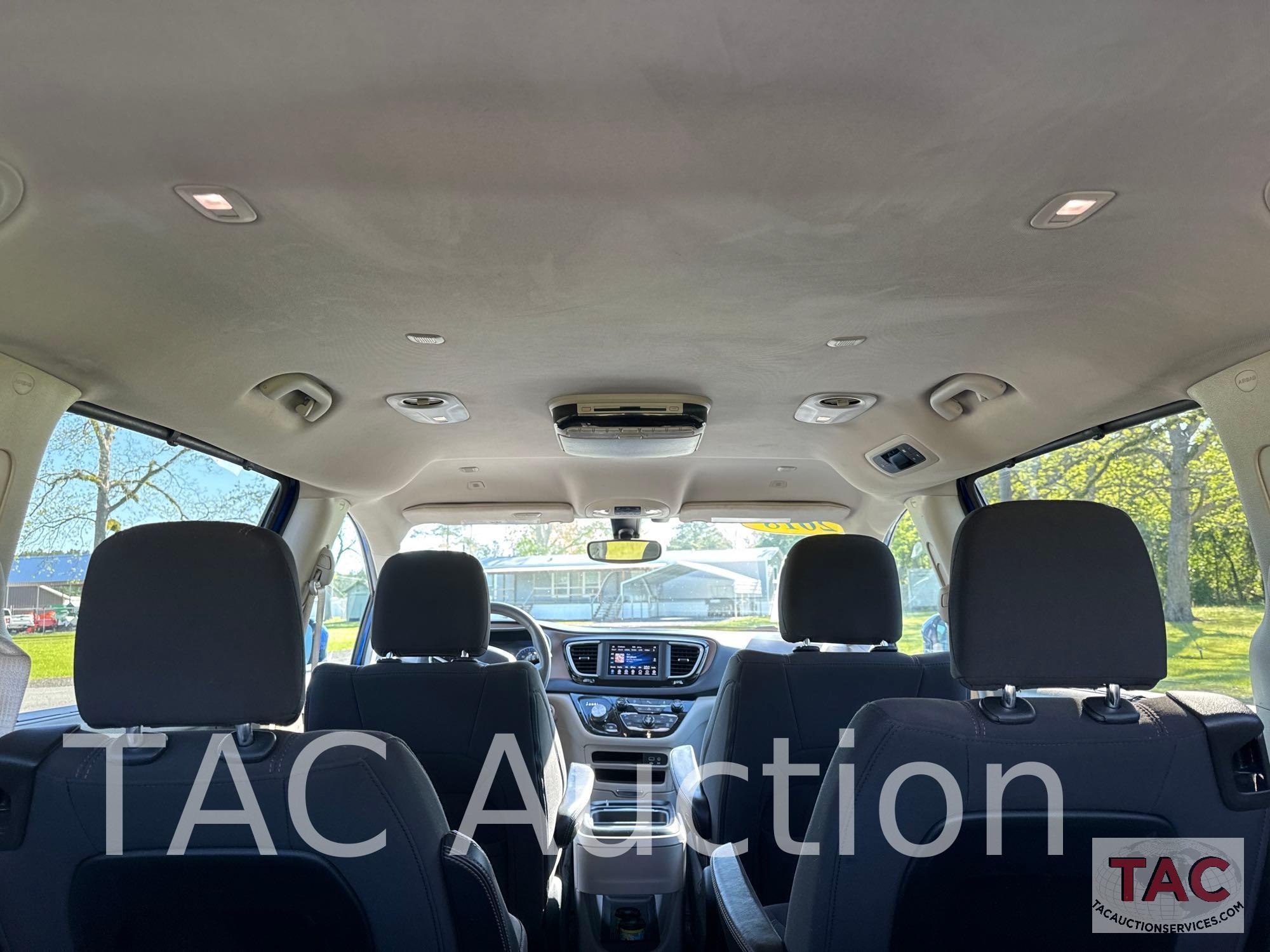 2018 Chrysler Pacifica Touring Plus Mini Van