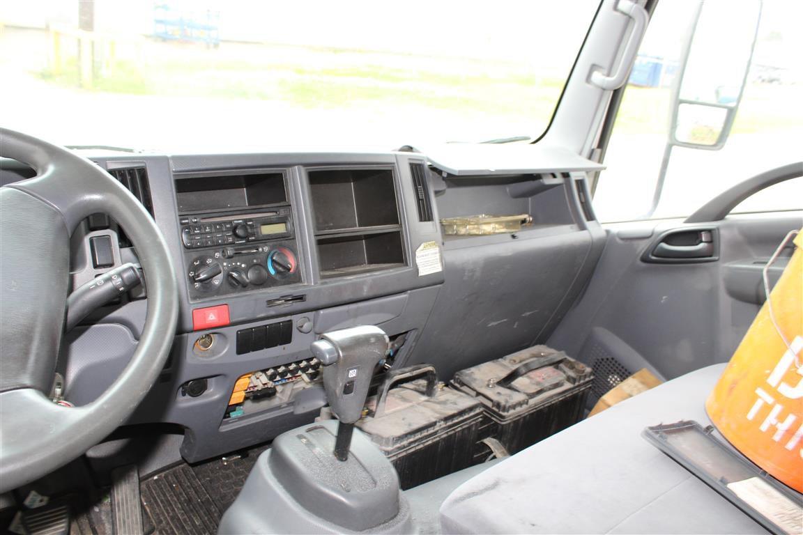 2008 GMC Isuzu W4500 Glass Truck, VIN: J8DC4W16887000384
