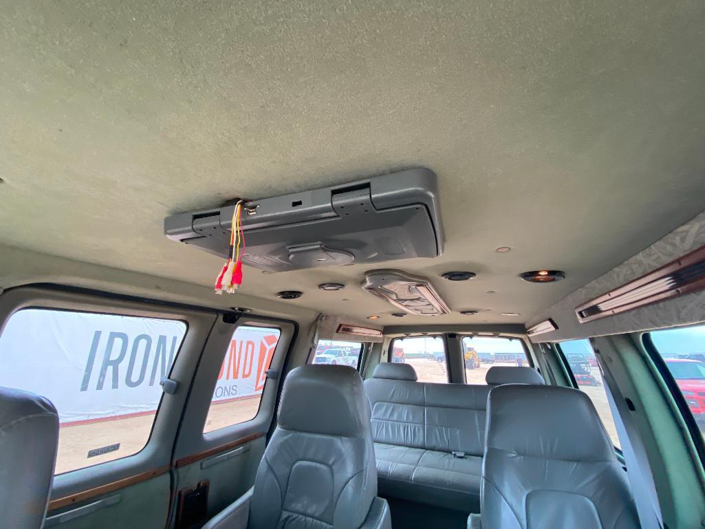 2000 GMC 1500 Savana Passenger Van