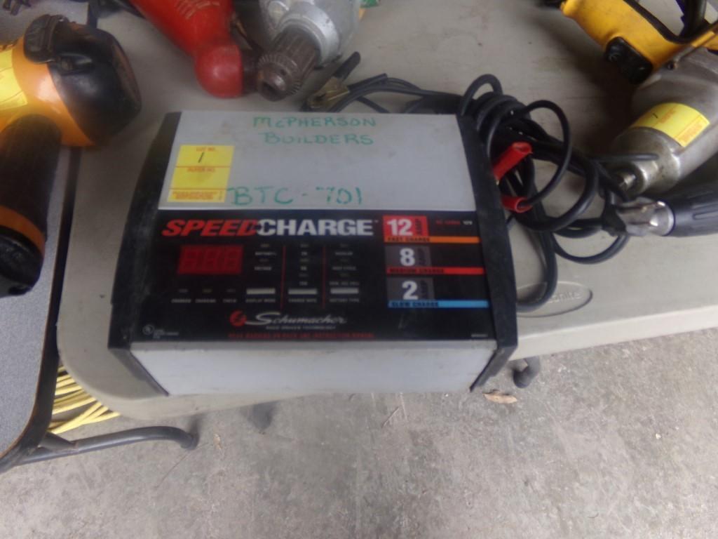 Schumacher Digital Battery Charger, Lights Up and Fan Runs, Otherwise Not T