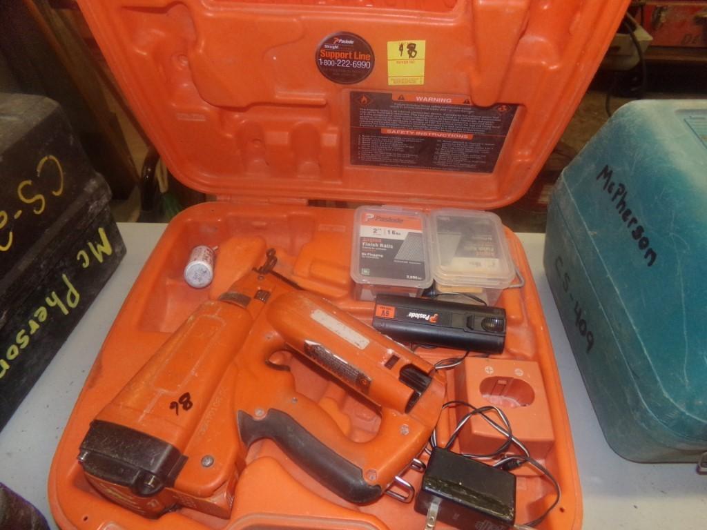 Paslode Finish Nailer with Battery, Charger, Fuel Cell, Nails and Case, NOT