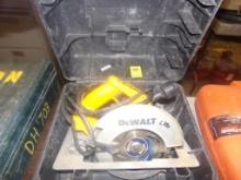 DeWalt 7 1/4'' Corded Circ. Saw with Case, Works (Main Shop)
