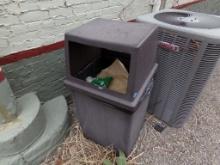 Large Rubbermaid Trash Can w/Lid (Outside)