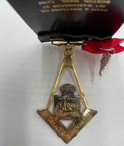 Saint Paul's Royal Arch Chapter Masonic York Rite Past High Priest Jewel pin in holder