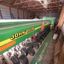 JD 450 Grain Drill w/ Grass 12’