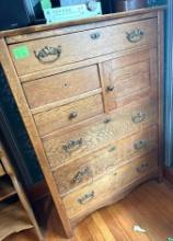 Nice small chest of drawers, vintage, maybe oak tongue and groove